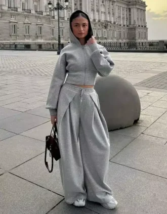 Mikina s kapucí a zapínáním na zip – #Bershkastyle – Dámská