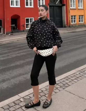Pás s kapsami s puntíky